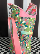 Load image into Gallery viewer, Green leaves drink bottle crossbody bag